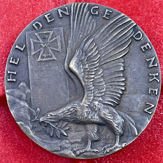 Karl Goetz Medal – Kienast 154: “On the Field of Honor” (1914) Satirical Medal