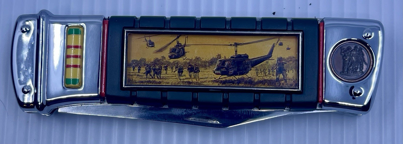 UH-1B Huey Vietnam War Commemorative Folding Knife Medal Handle w/ Pouch