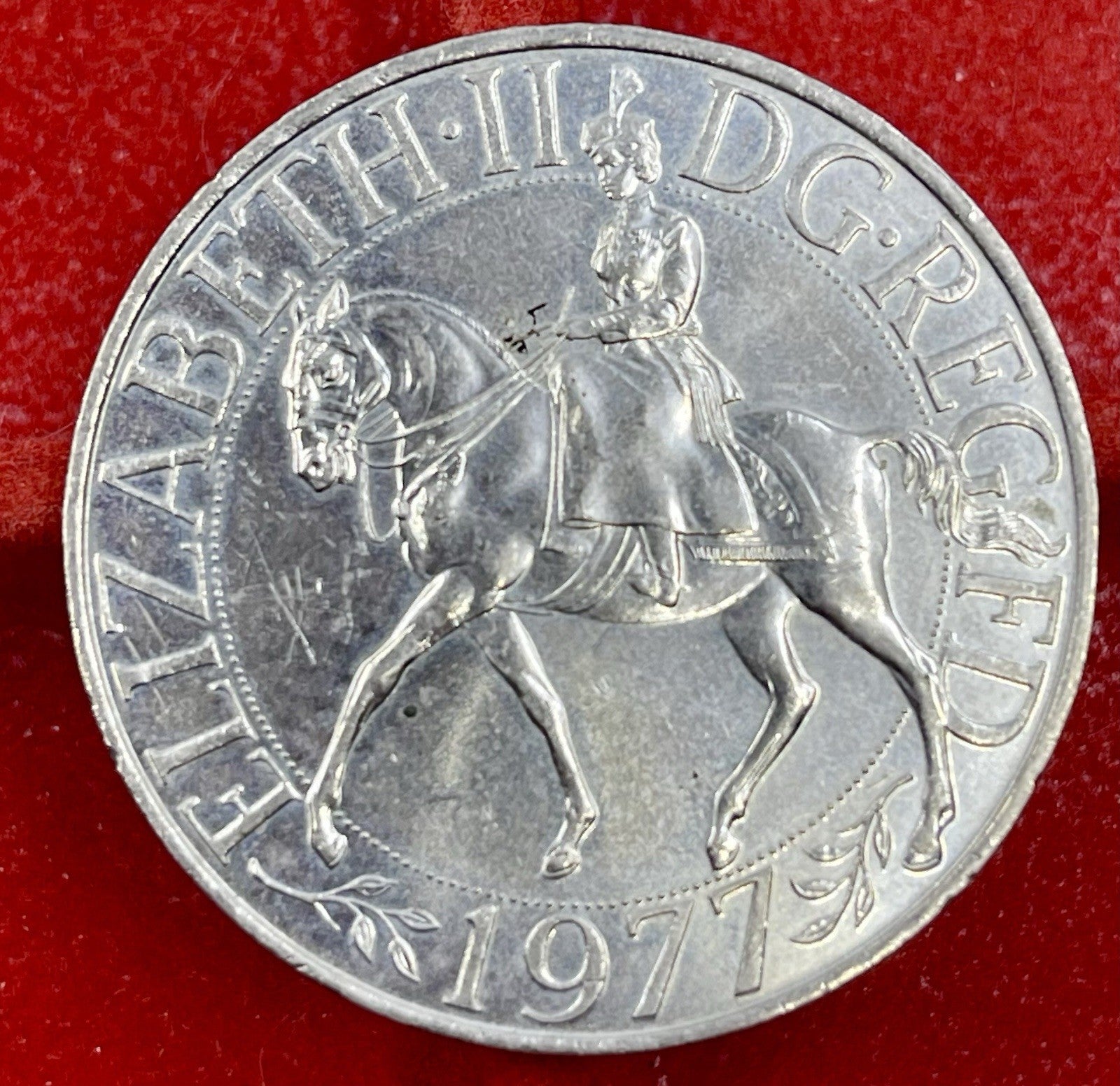 1977 Elizabeth II DG Reg FD Silver Jubilee Commemorative Medal Coin