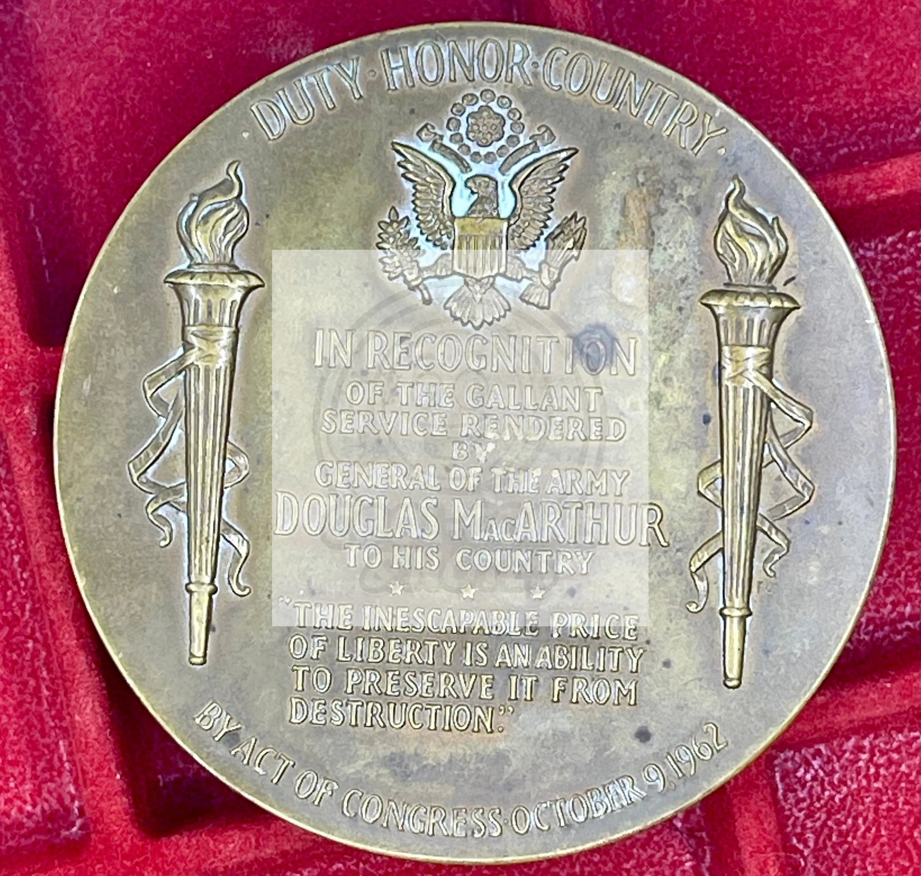 "'1962" WWII General Douglas MacArthur Congressional Gold US Mint Medal Bronze Cool Coins & Notes 