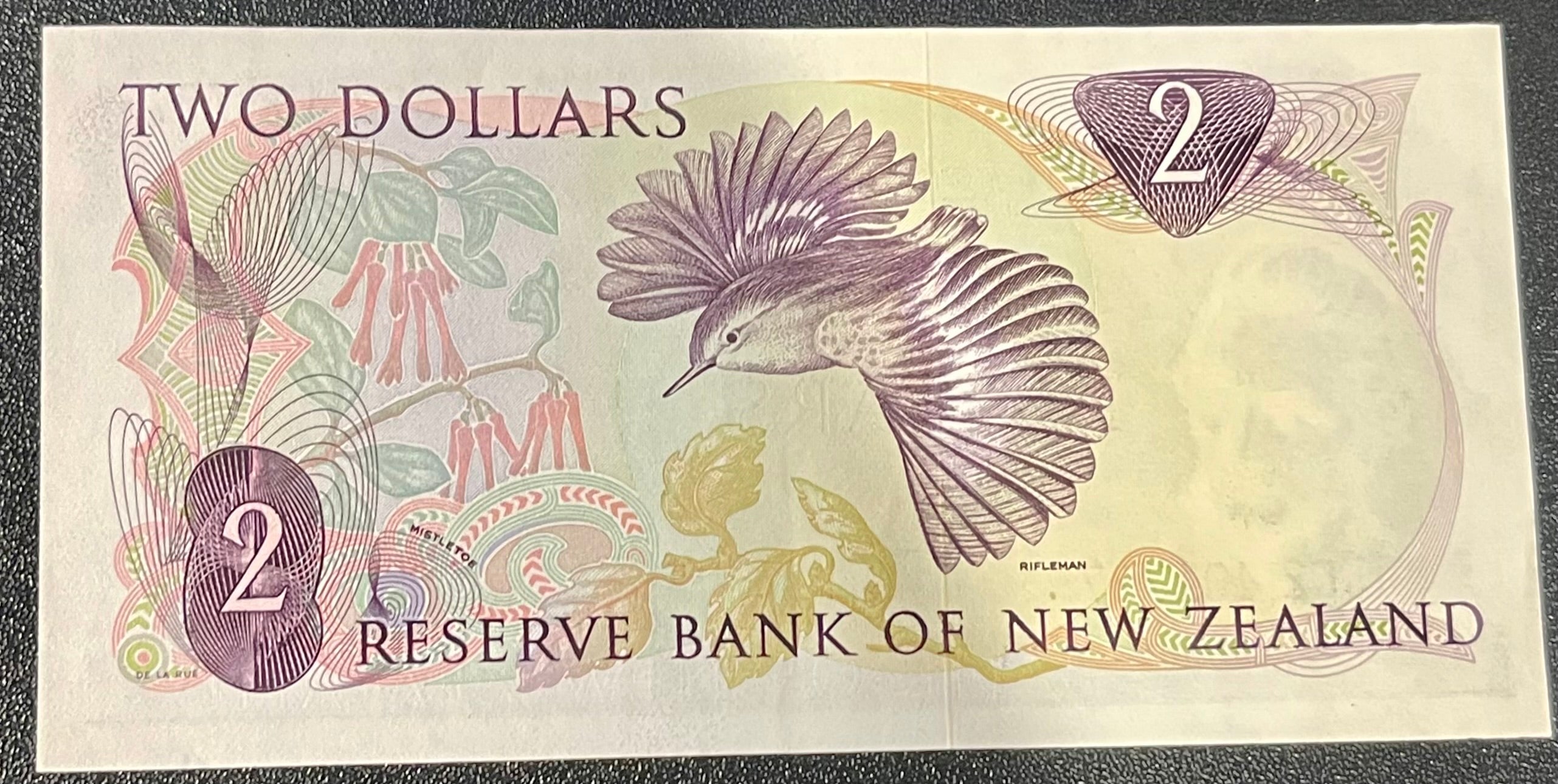New Zealand 1968-1975 2 Dollars P-164 Used World Banknote
