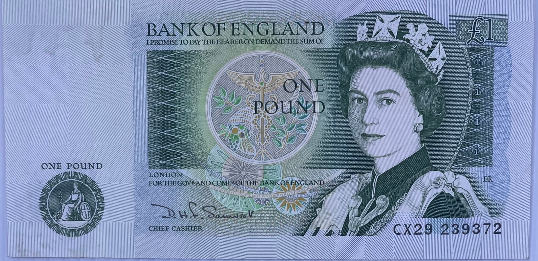 England 1982 1 Pound Banknote featuring Isaac Newton in uncirculated condition