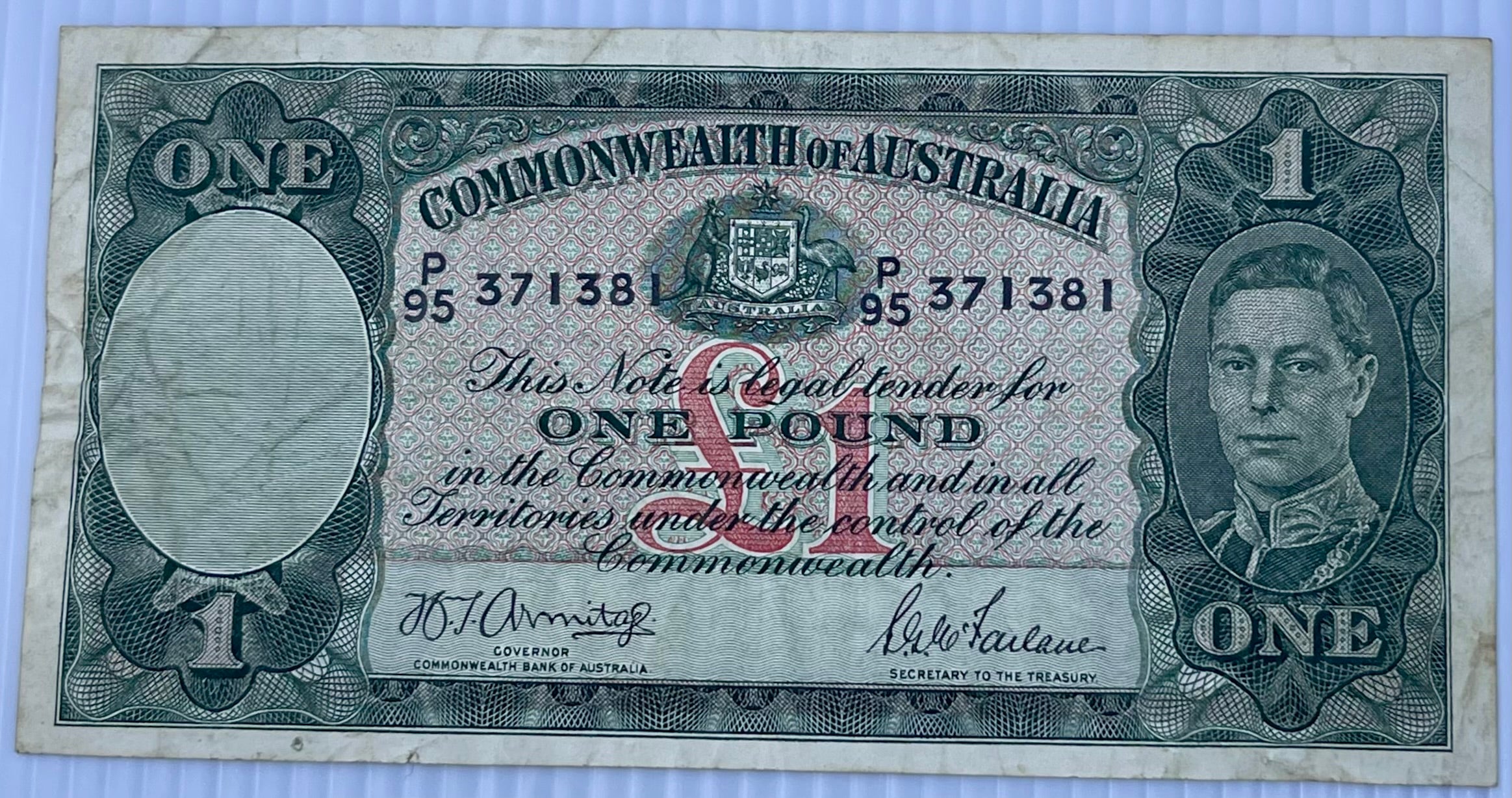 Australia 1942 1 Pound P-26 Used World Banknote