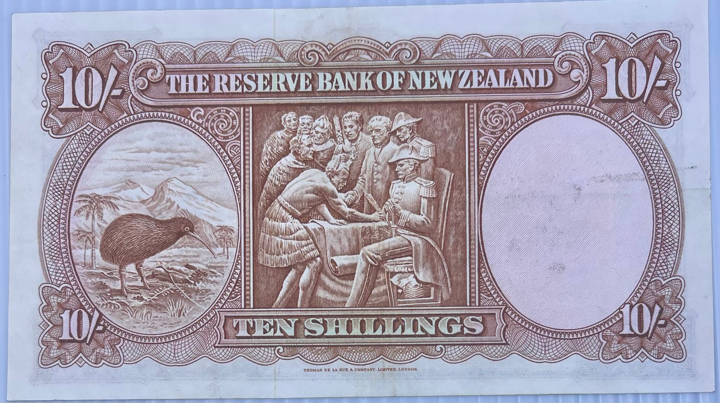 New Zealand 1956 10 Shillings P-158 Used World Banknote