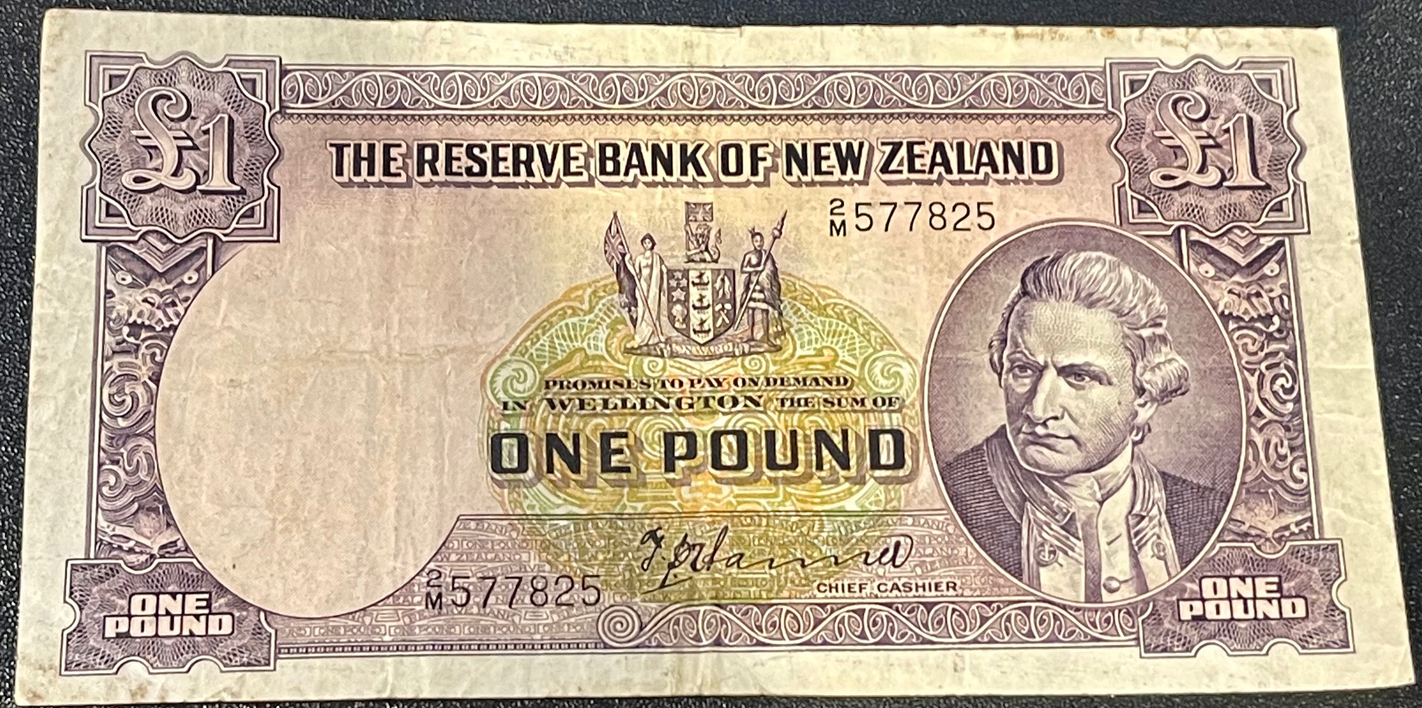 New Zealand 1953-1956 1 Pound P-159 Used World Banknote
