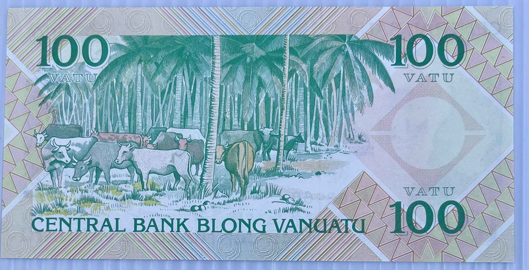 Vanuata 1982 100 Vatu P-1 UNC World Banknote