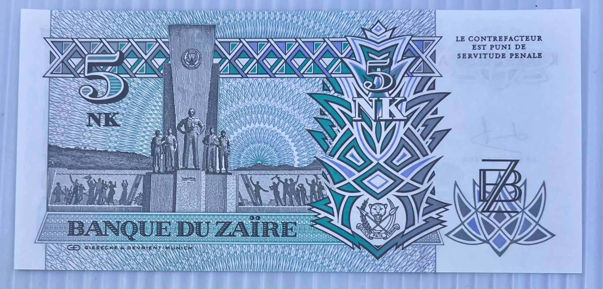 1993 Zaire 5 Nouveaux Makuta P-48a Mobutu UNC Banque du Zaire