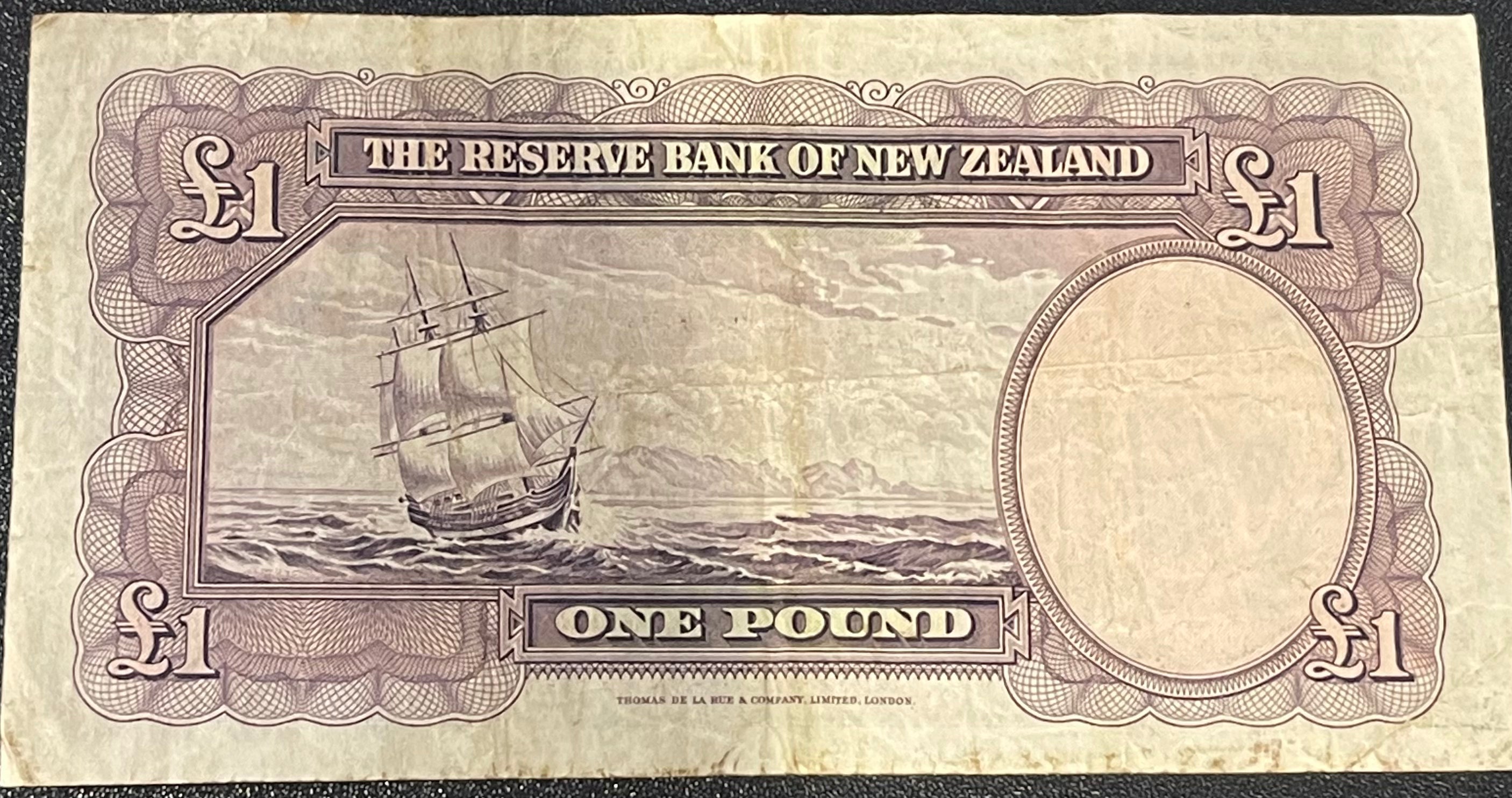 New Zealand 1953-1956 1 Pound P-159 Used World Banknote