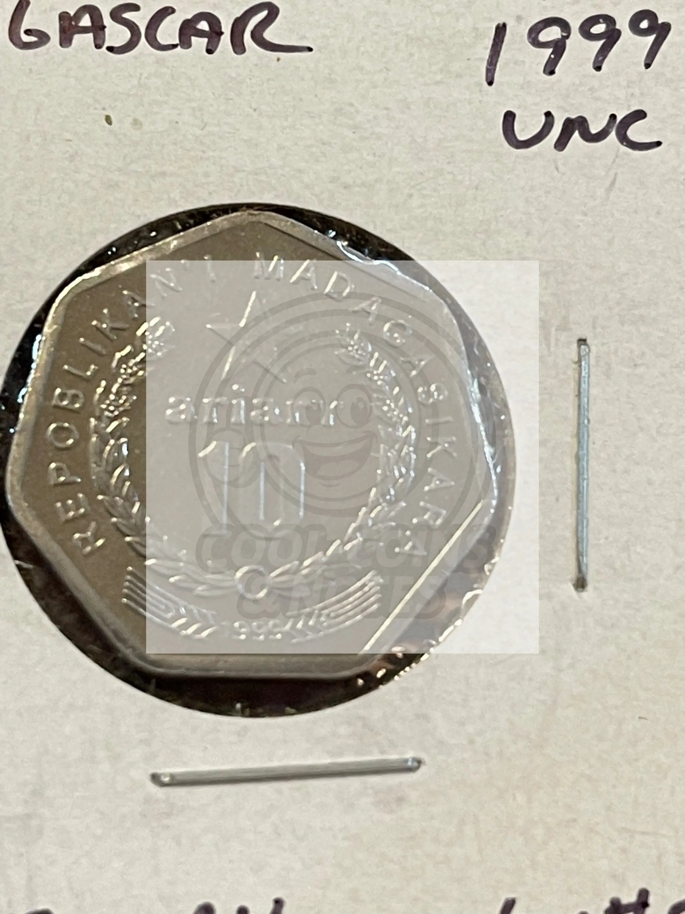 [K-90] Madagascar 10 Ariary, 1999, KM#27, UNC - Cool Coins & Notes