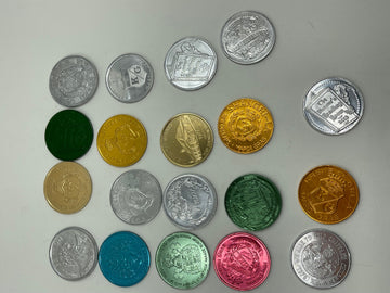 Lot of 18 Vintage Doubloons /Tokens Mardi Gras - Cool Coins & Notes