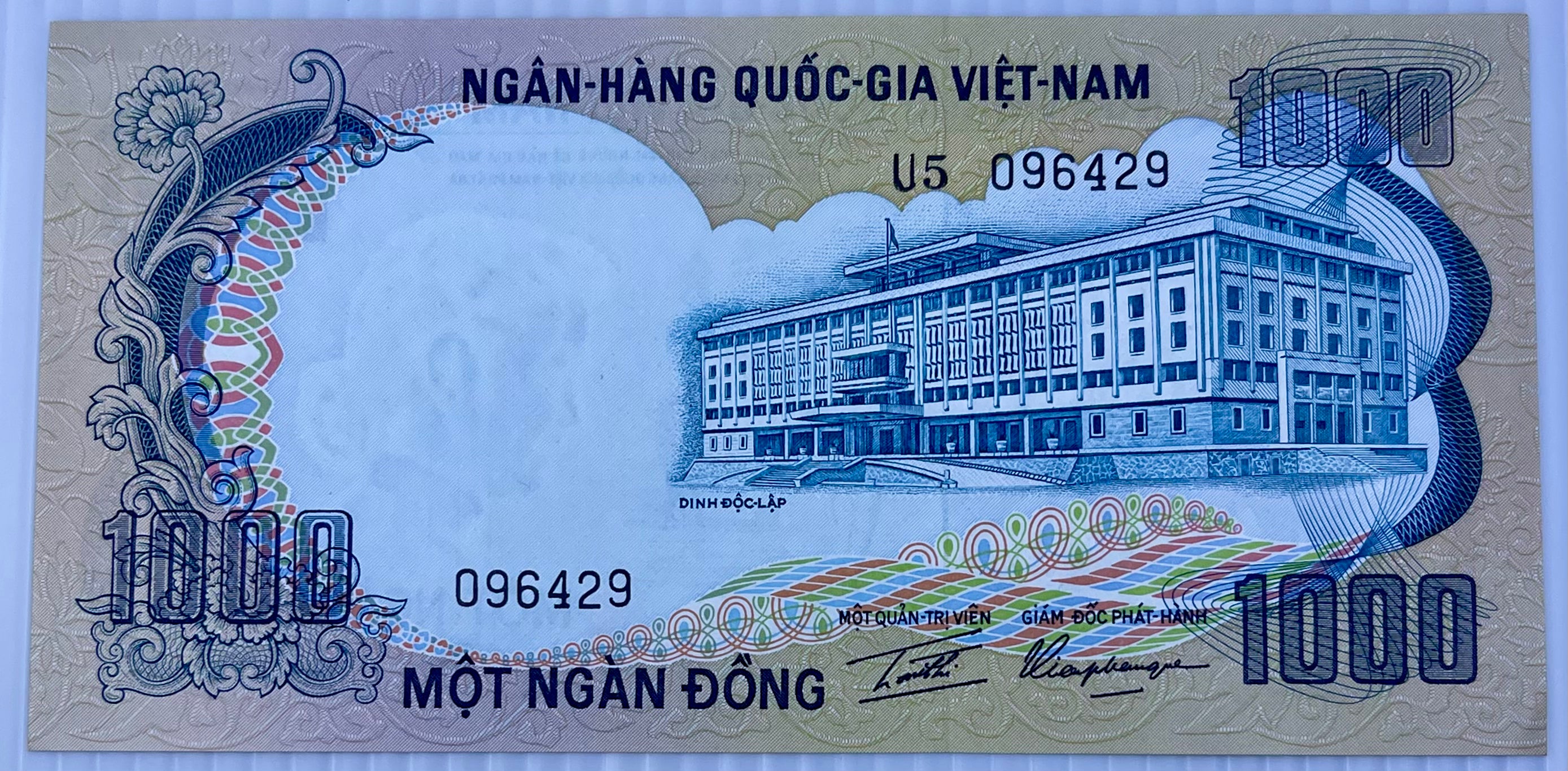 South Vietnam 1972 1000 Dong P-34 UNC Banknote - Cool Coins & Notes