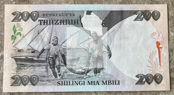 TANZANIA 200 Shillings 1986 P18 Nenki Kuu UNC Banknote - Cool Coins & Notes