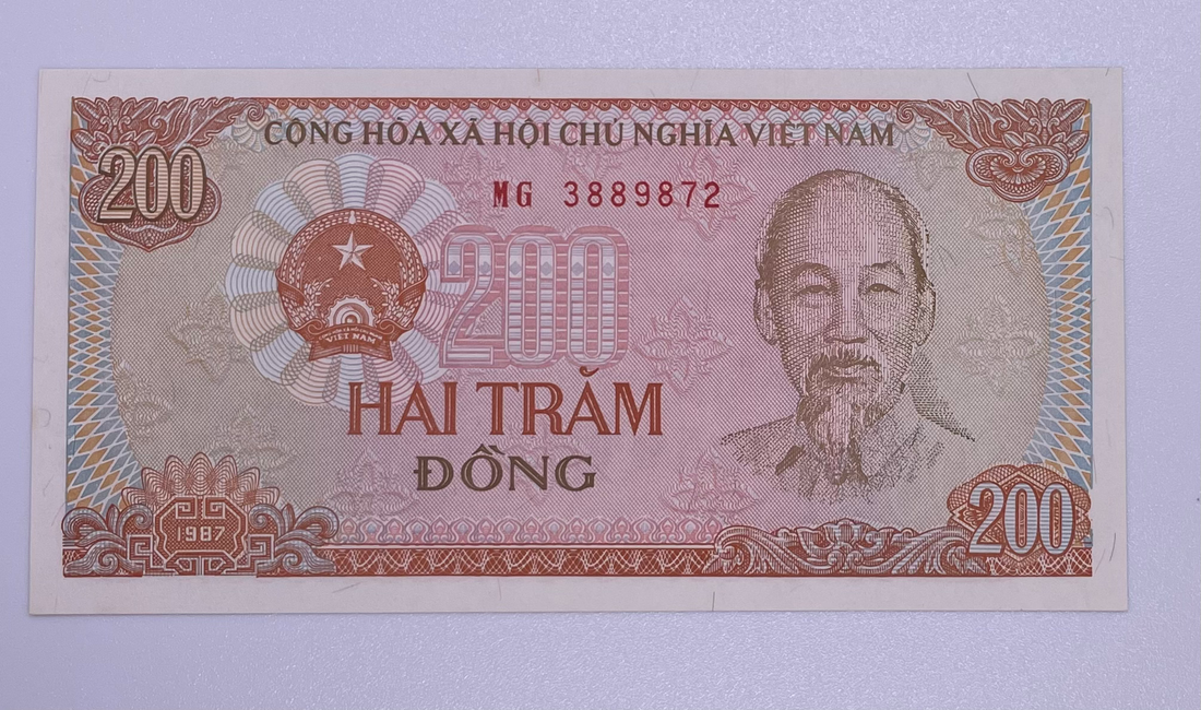 1987 Vietnam 200 Dong P-100c UNC Banknote