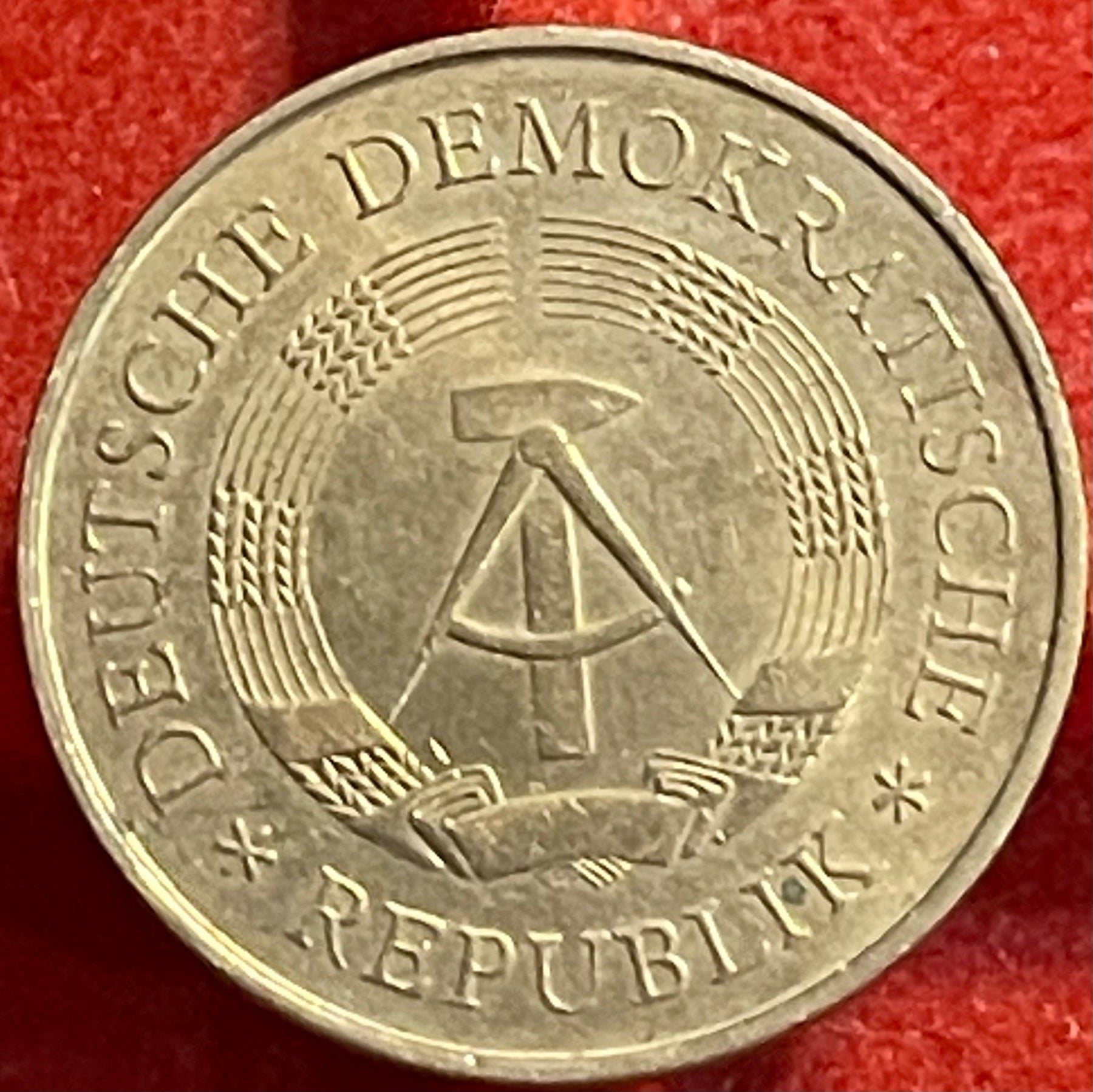 German Democratic Republic (East Germany) 1969 5 Mark KM-39 Circulated World Coin Item Shown — front