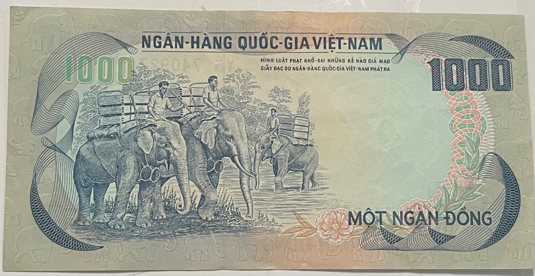 South Vietnam 1972 1000 Đồng P-34 Circulated World Banknote — front