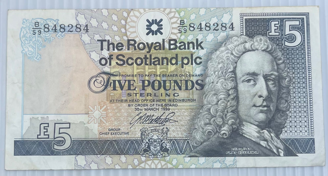 Scotland 1999 5 Pounds P-352 Circulated World Banknote Note Shown — front