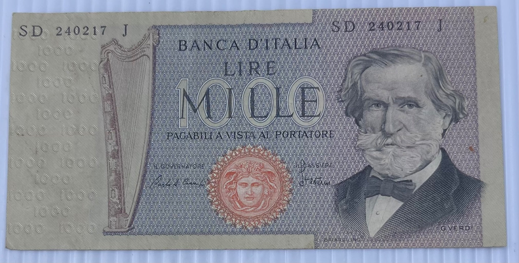 Italy 1969 1000 Lire P-110 Circulated World Banknote Note Shown — front