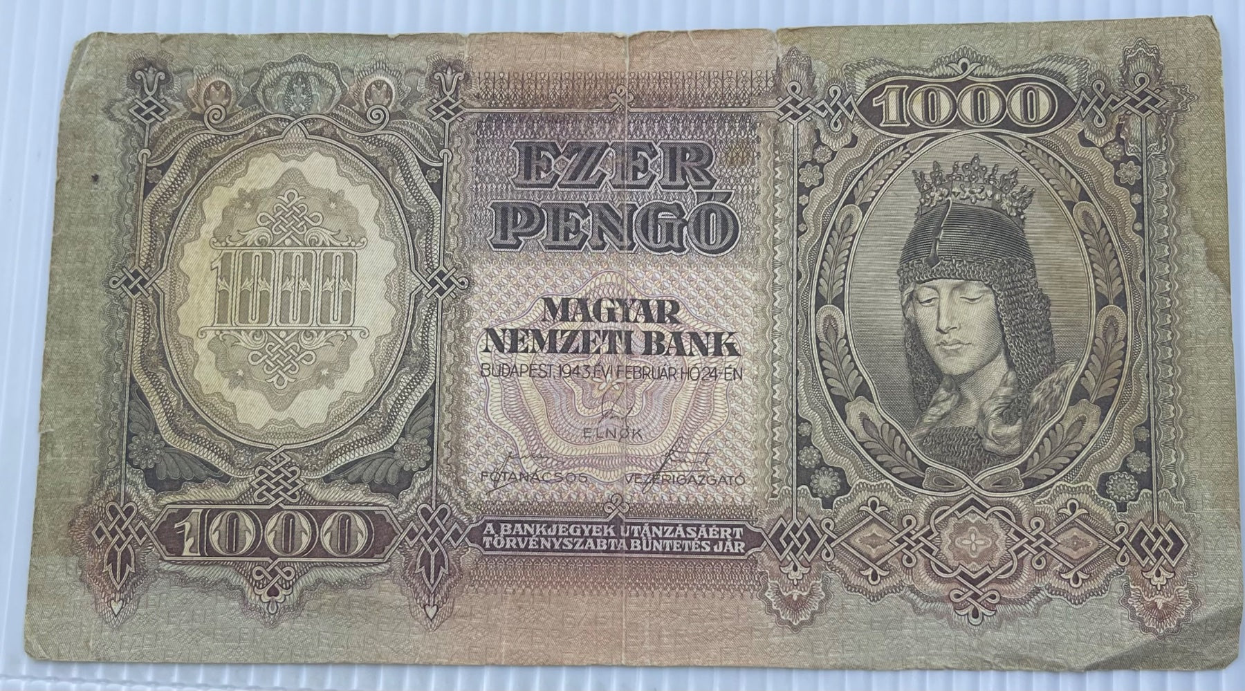 Hungary 1943 1000 Pengo P-116 Circulated World Banknote — front