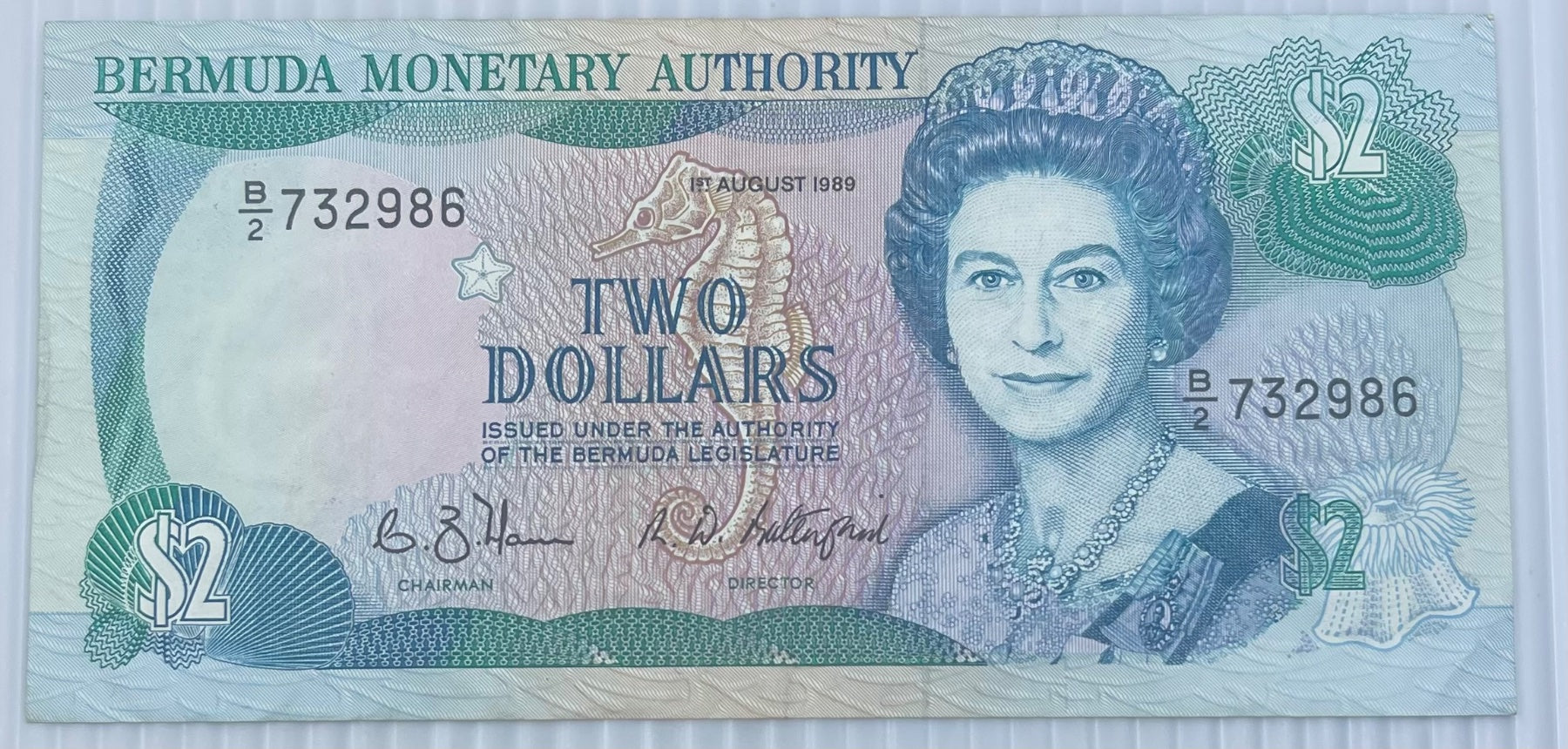 Bermuda 1989 2 Dollars P-32 Circulated World Banknote Note Shown — front