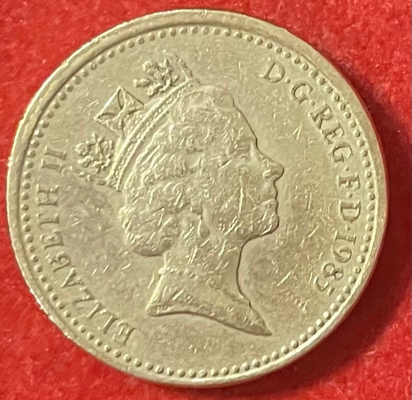 United Kingdom 1985 One Pound Pound sterling (GBP) Circulated World Coin Item Shown — front