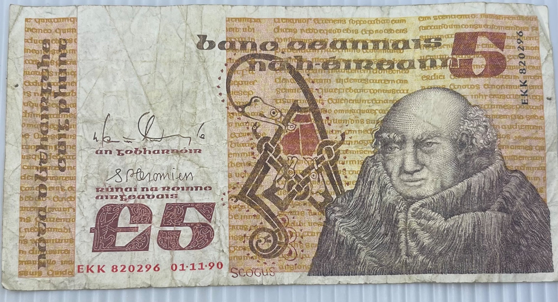 Ireland 1990 £5 Irish pound P-69 Circulated World Banknote — front