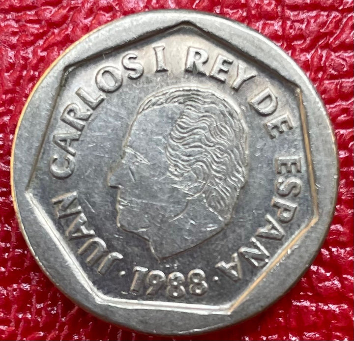 Spain 1988 200 pesetas Circulated World Coin Item Shown — front