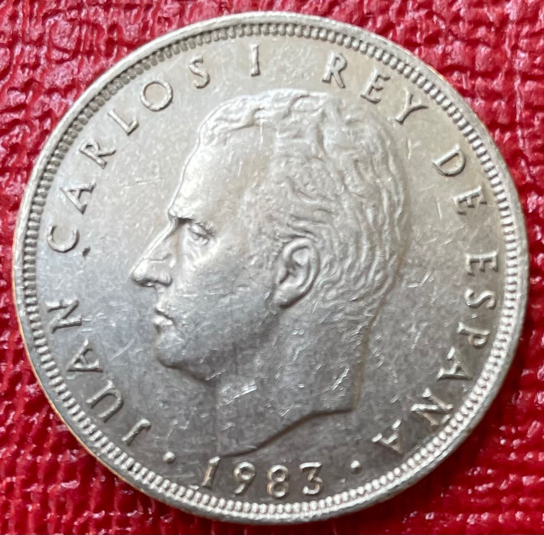 Spain 1983 25 pesetas Circulated World Coin Item Shown — front