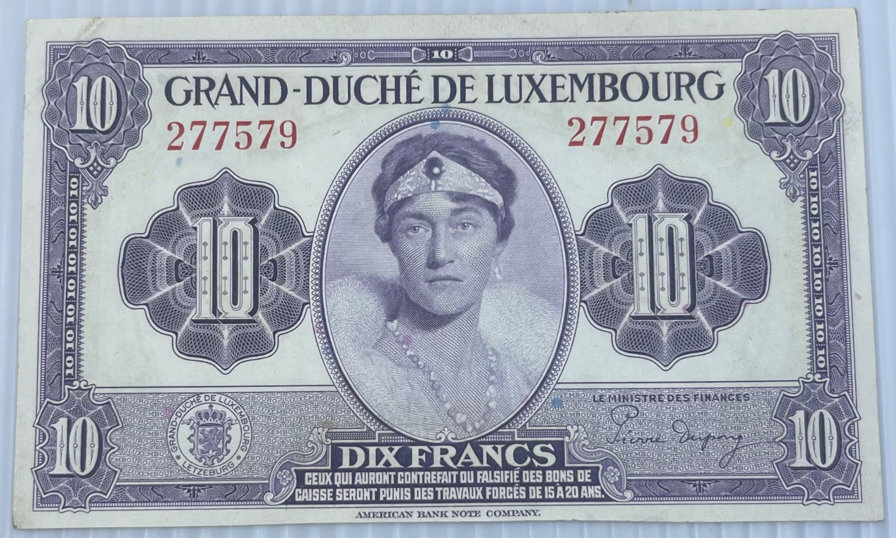 Luxembourg 1944 10 Francs P-44 Circulated World Banknote Note Shown — front