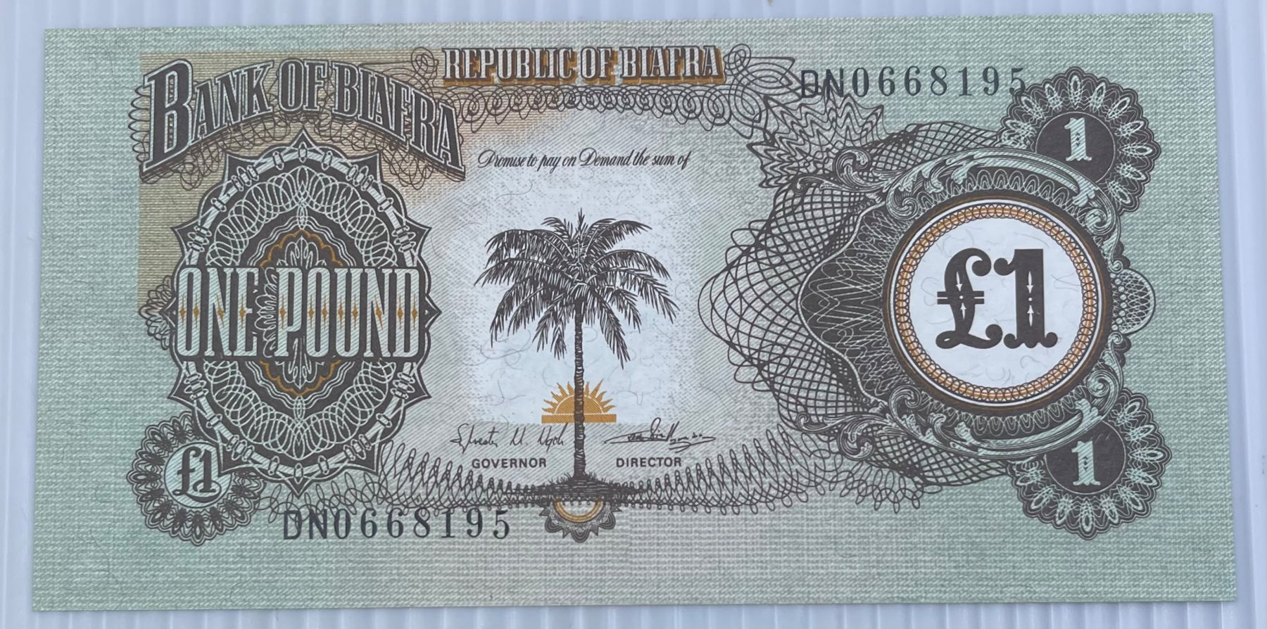 Biafra 1968 1 Pound P-3 UNC World Banknote From Lot — front