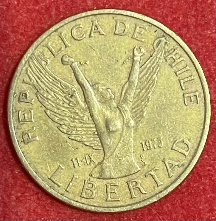 Chile 1981 10 Pesos Peso (CLP) KM-213 Circulated World Coin Item Shown — front
