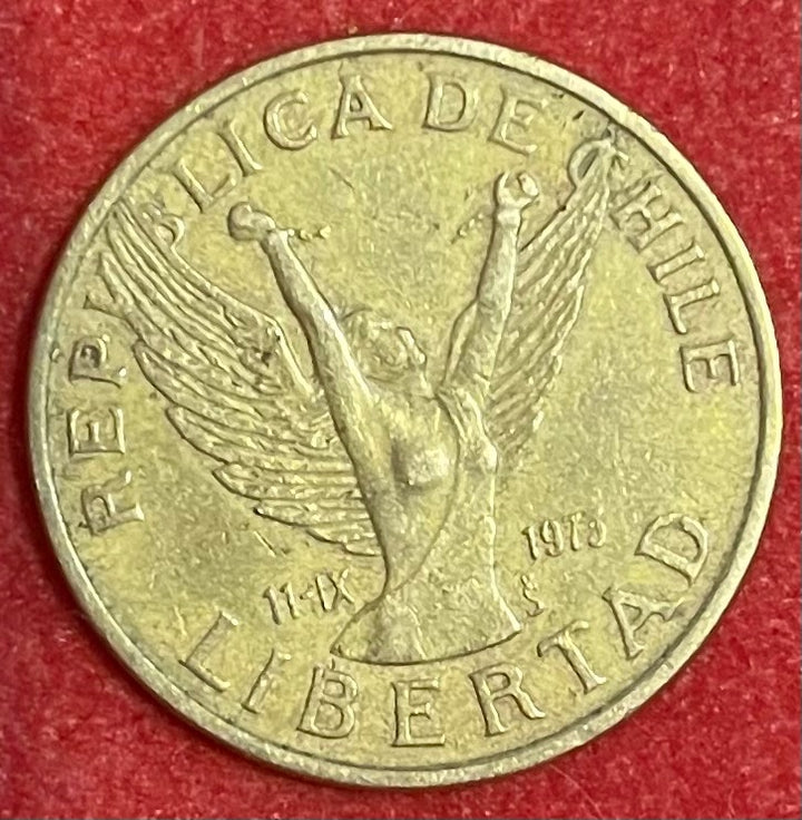 Chile 1981 10 Pesos Peso (CLP) KM-213 Circulated World Coin Item Shown — front