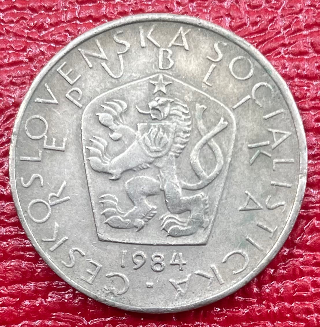 Czechoslovakia 1984 5 Kčs KM-67 Circulated World Coin Item Shown — front