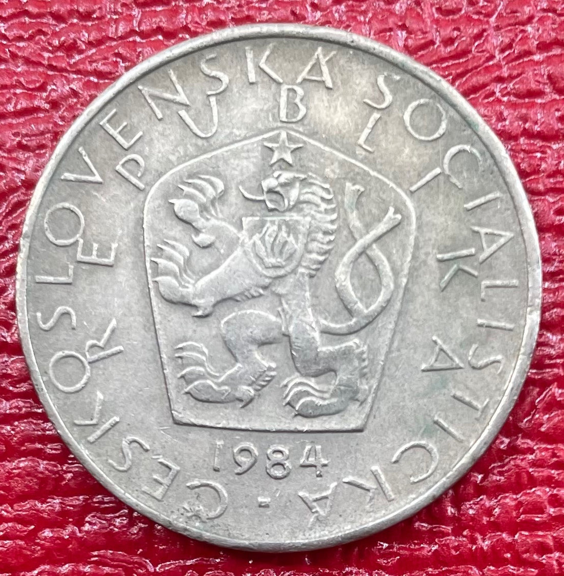 Czechoslovakia 1984 5 Kčs KM-67 Circulated World Coin Item Shown — front