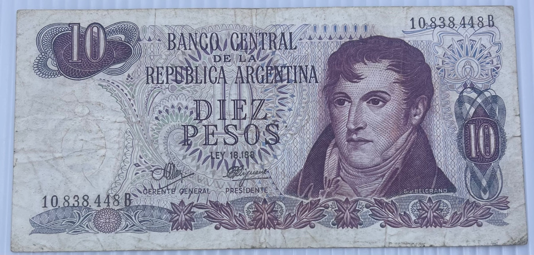 Argentina 1973 10 Pesos P-289 Circulated World Banknote — front