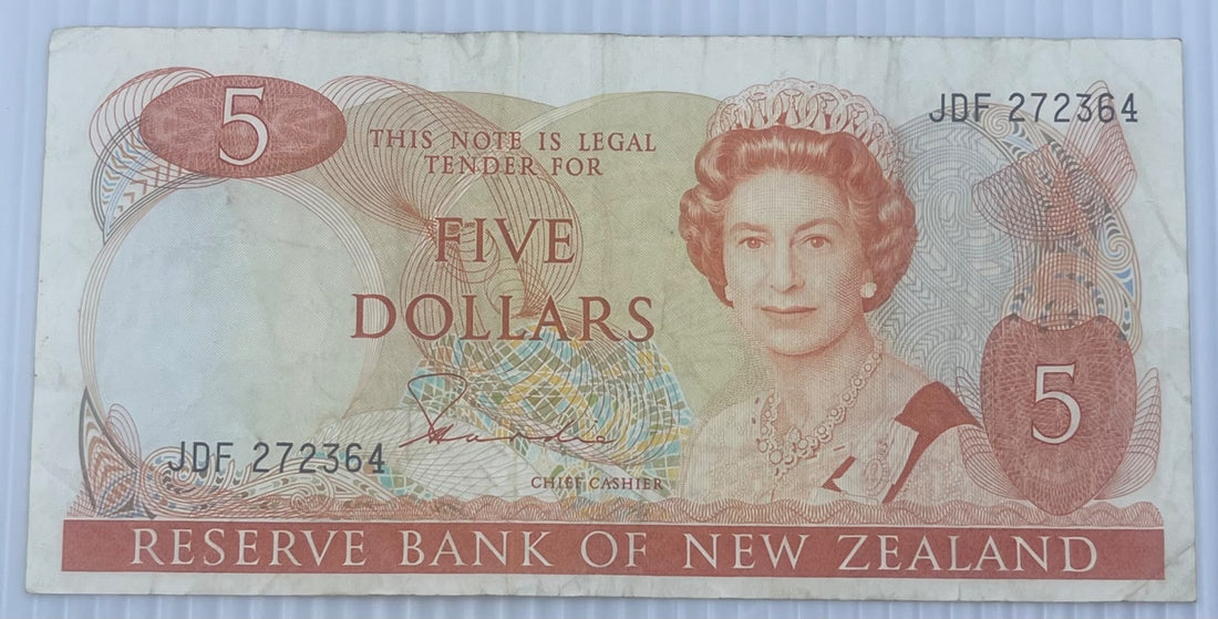New Zealand 1981 5 Dollars P-171 Circulated World Banknote — front