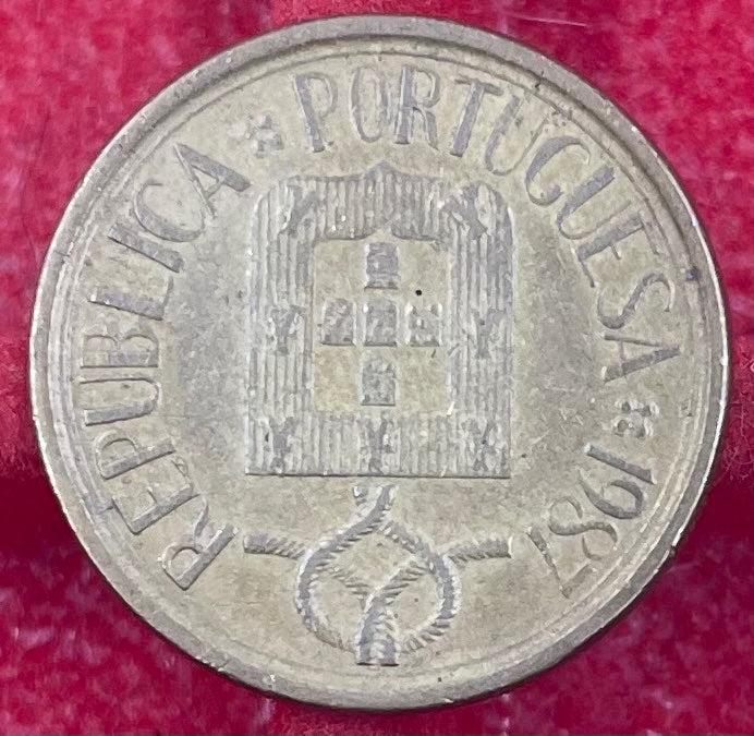 Portugal 1961 5 Escudos KM-589 Circulated World Coin — front