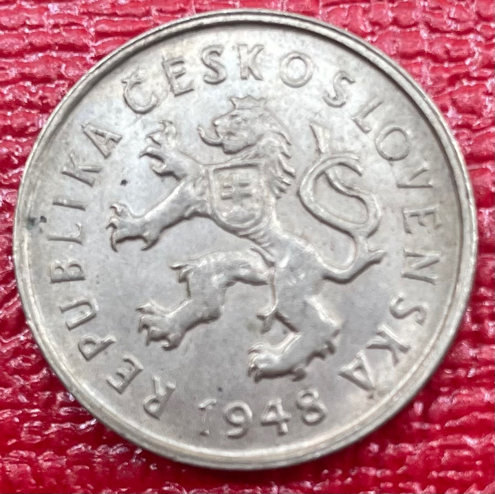 Czechoslovakia 1948 2 Koruny KM-27 Circulated World Coin Item Shown — front