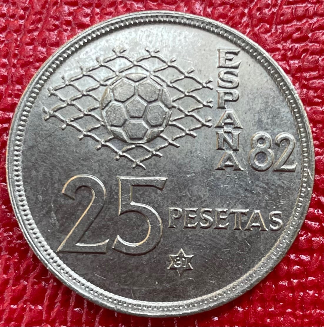 Spain 1980 25 pesetas Circulated World Coin Item Shown — back