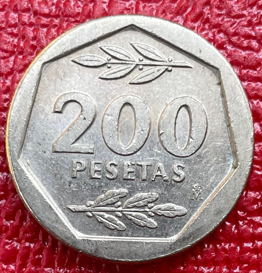 Spain 1988 200 pesetas Circulated World Coin Item Shown — back