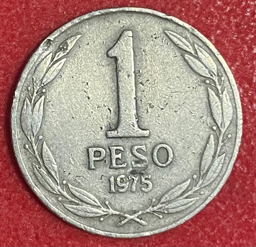 Chile 1975 1 Peso Circulated World Coin Item Shown — back