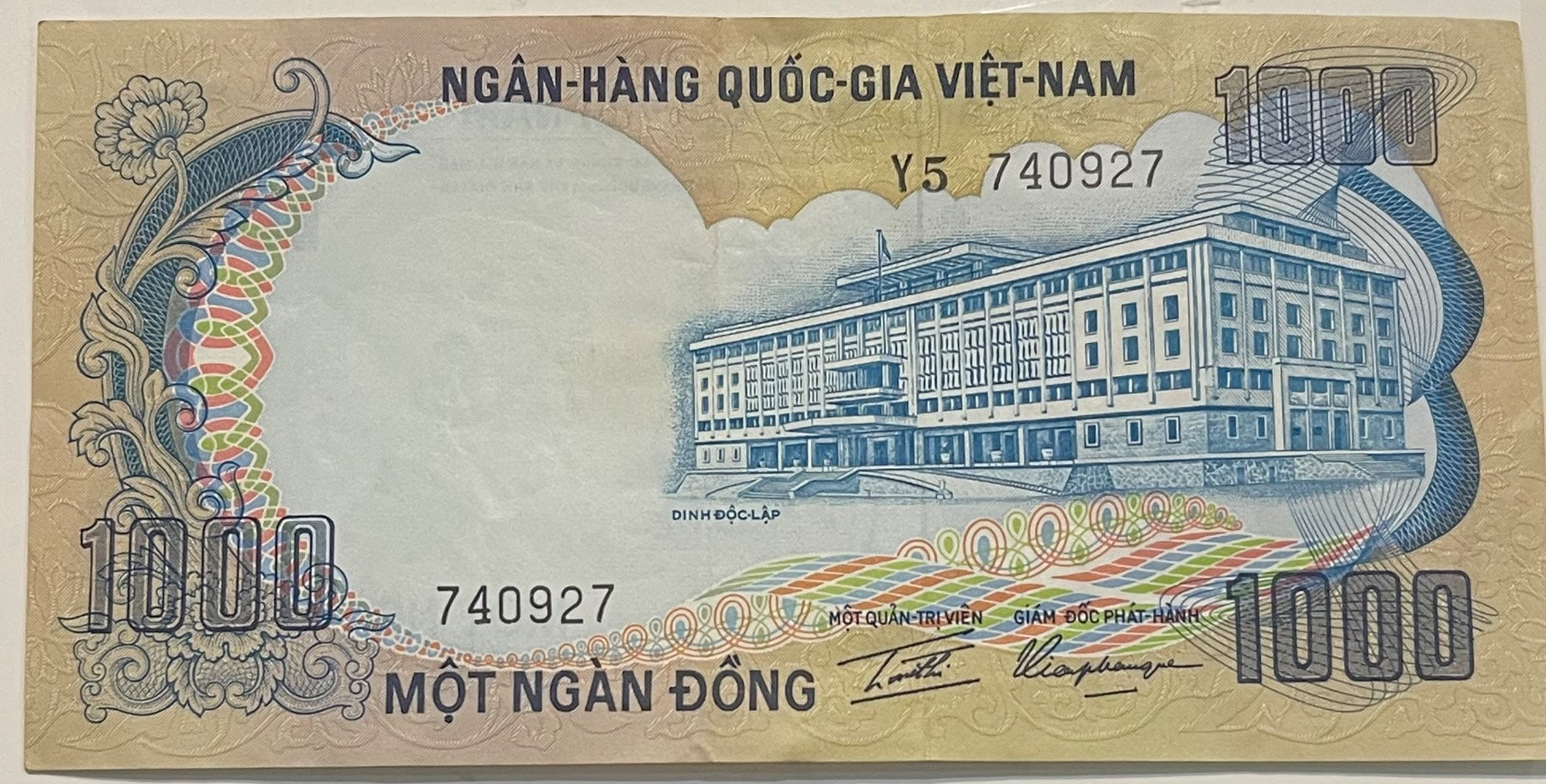 South Vietnam 1972 1000 Đồng P-34 Circulated World Banknote — back