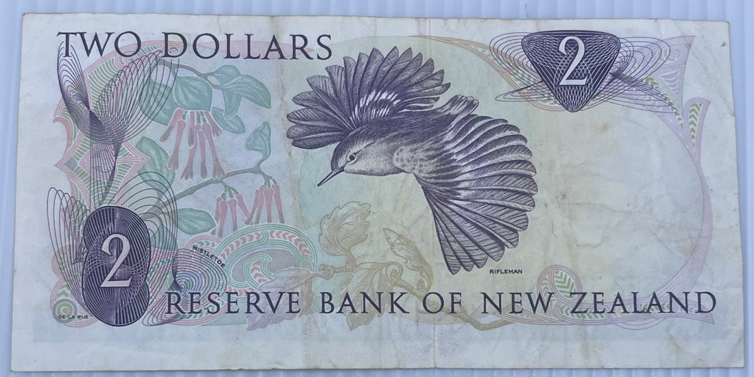 New Zealand 1968 2 Dollars P-164 Circulated World Banknote — back